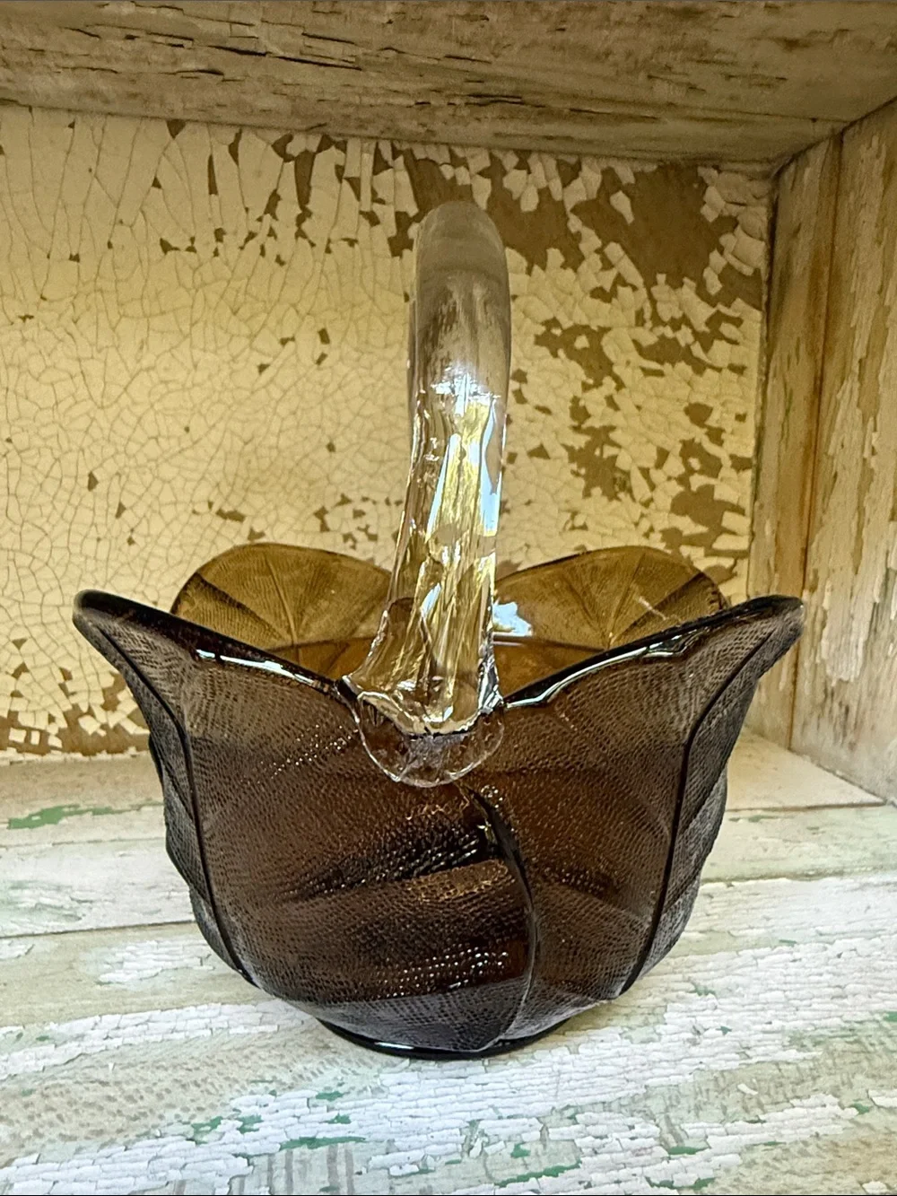 🍂 Vintage 1960s Viking Glass Cabbage Leaf Basket Handmade Brown Smoke